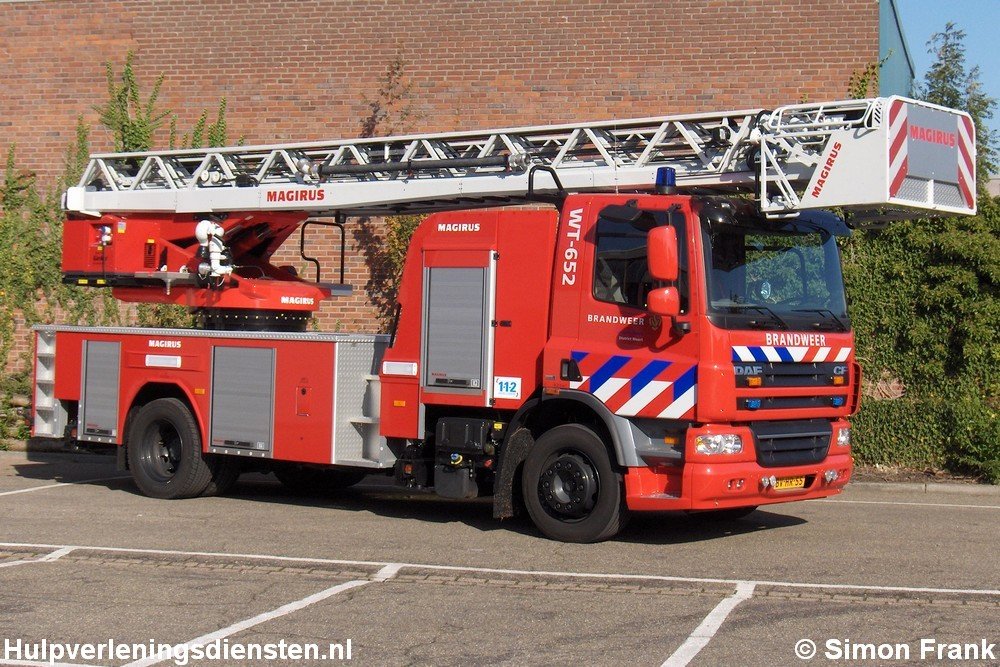 auto-uit-2008-met-kenteken-bv-hr-55-en-roepnummer-23-4451-wt-652-van