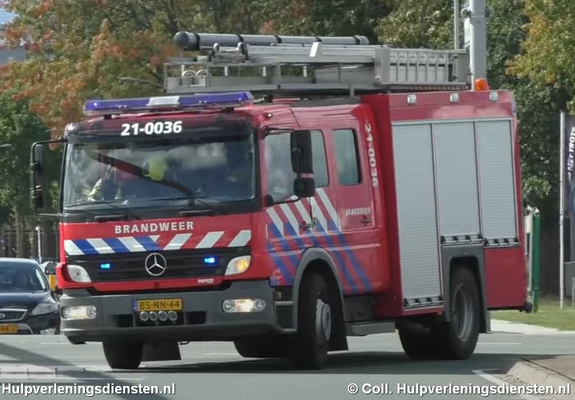 NL-Aut-BS-NN-44-21-0036-2006-Regio-21-Ambulant-materieel-CollectieHVD-01