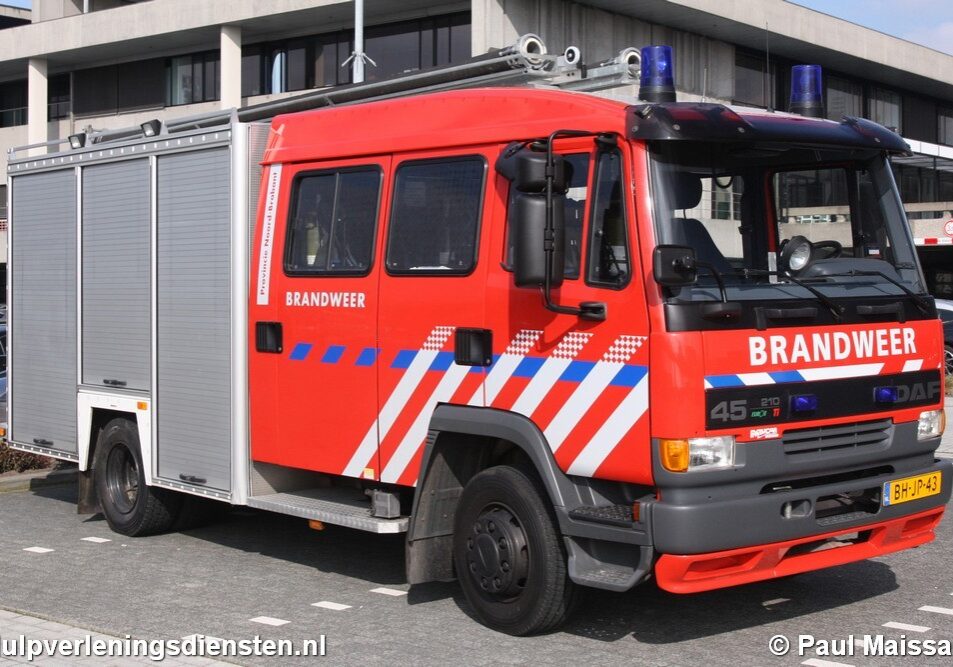 NL-Aut-BH-JP-43-geen-Bedrijfsbrandweer-Provinciehuis-Den-Bosch-1999-PMaissan-09