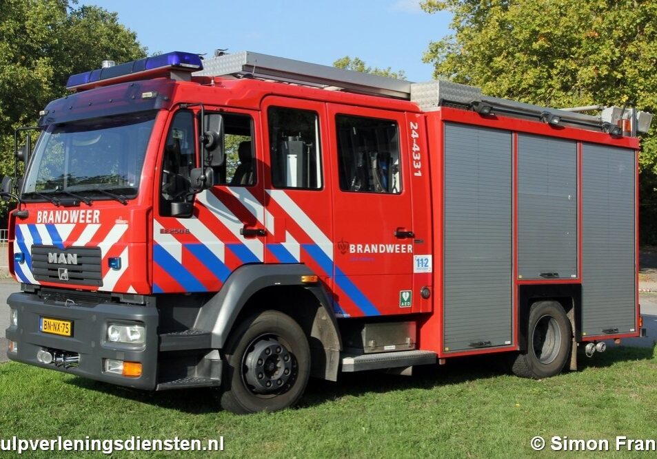 NL-Aut-BN-NX-75-24-4331-2003-Geleen-SFrank-01