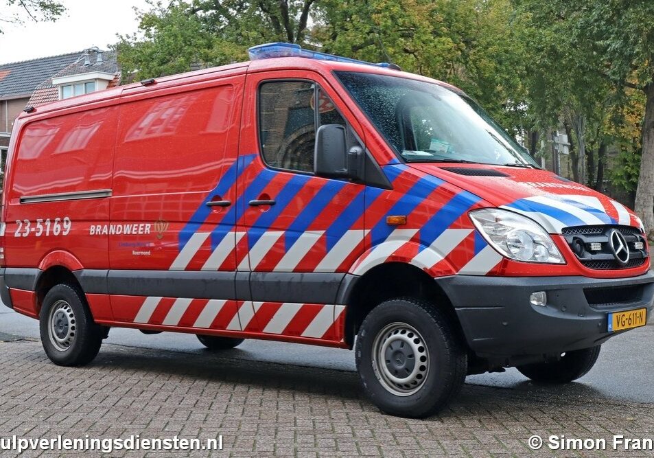 NL-Aut-VG-611-N-23-5169-2013-Roermond-SFrank-01