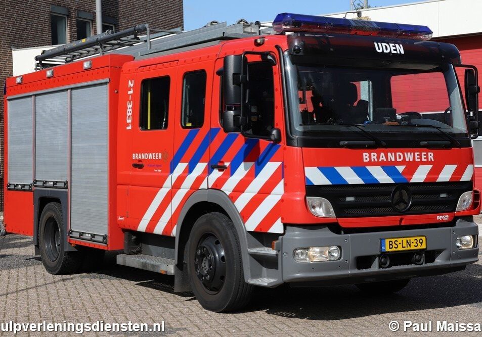 NL-Auto-BS-LN-39-21-3831-Uden-2006-PMaissan-01